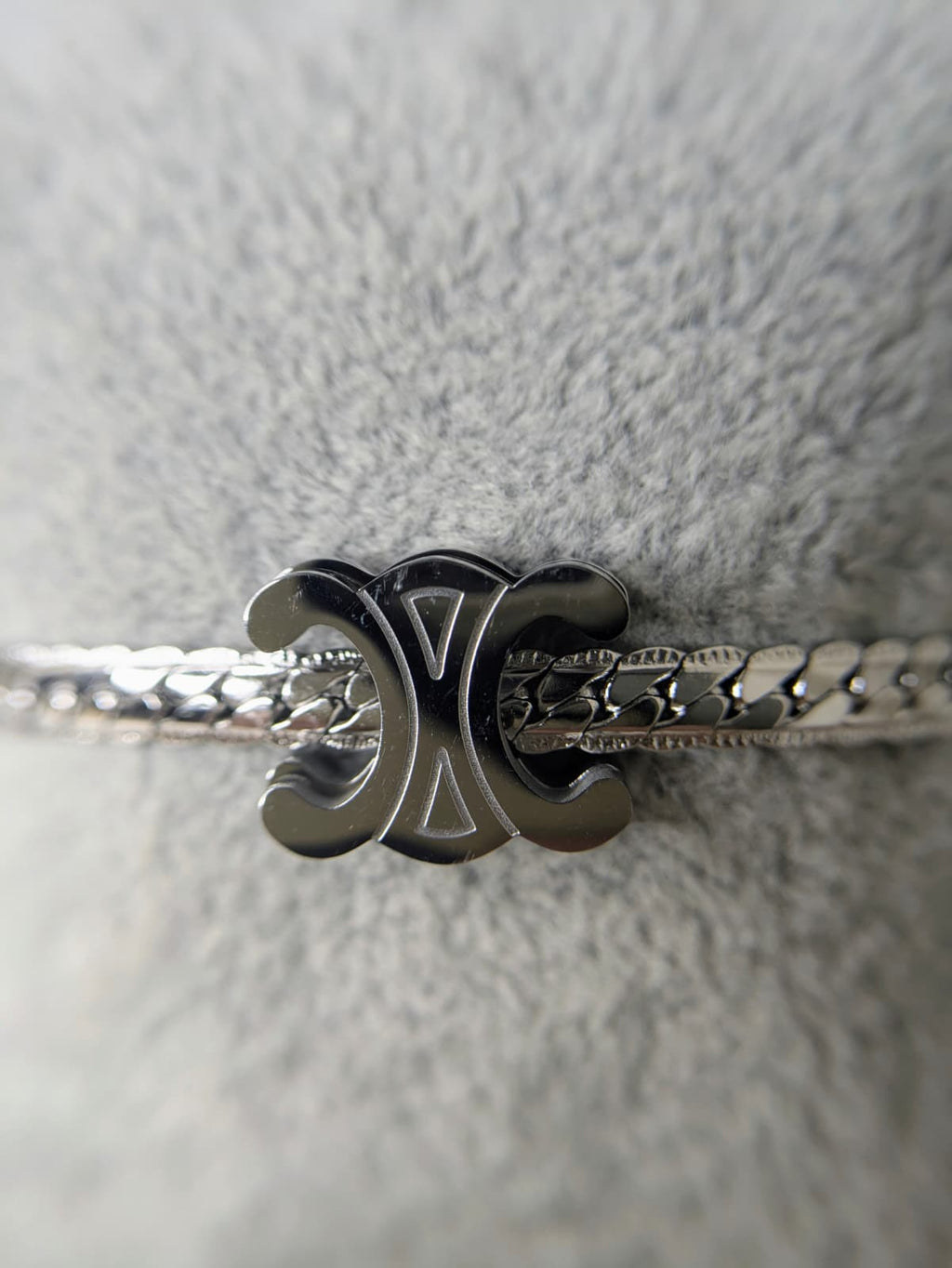 Pulsera modelo BORDON